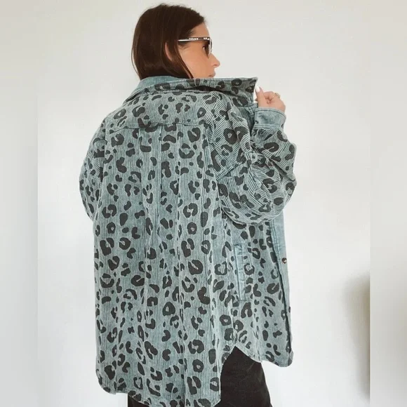Corduroy Leopard Shacket Oversized | Blue & Black - Picture 4 of 5